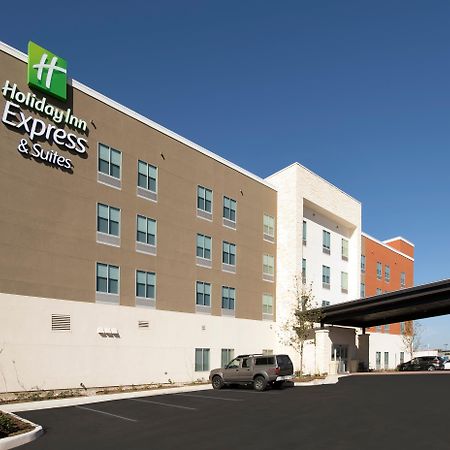 Holiday Inn Express & Suites San Antonio North-Windcrest By Ihg Exterior photo