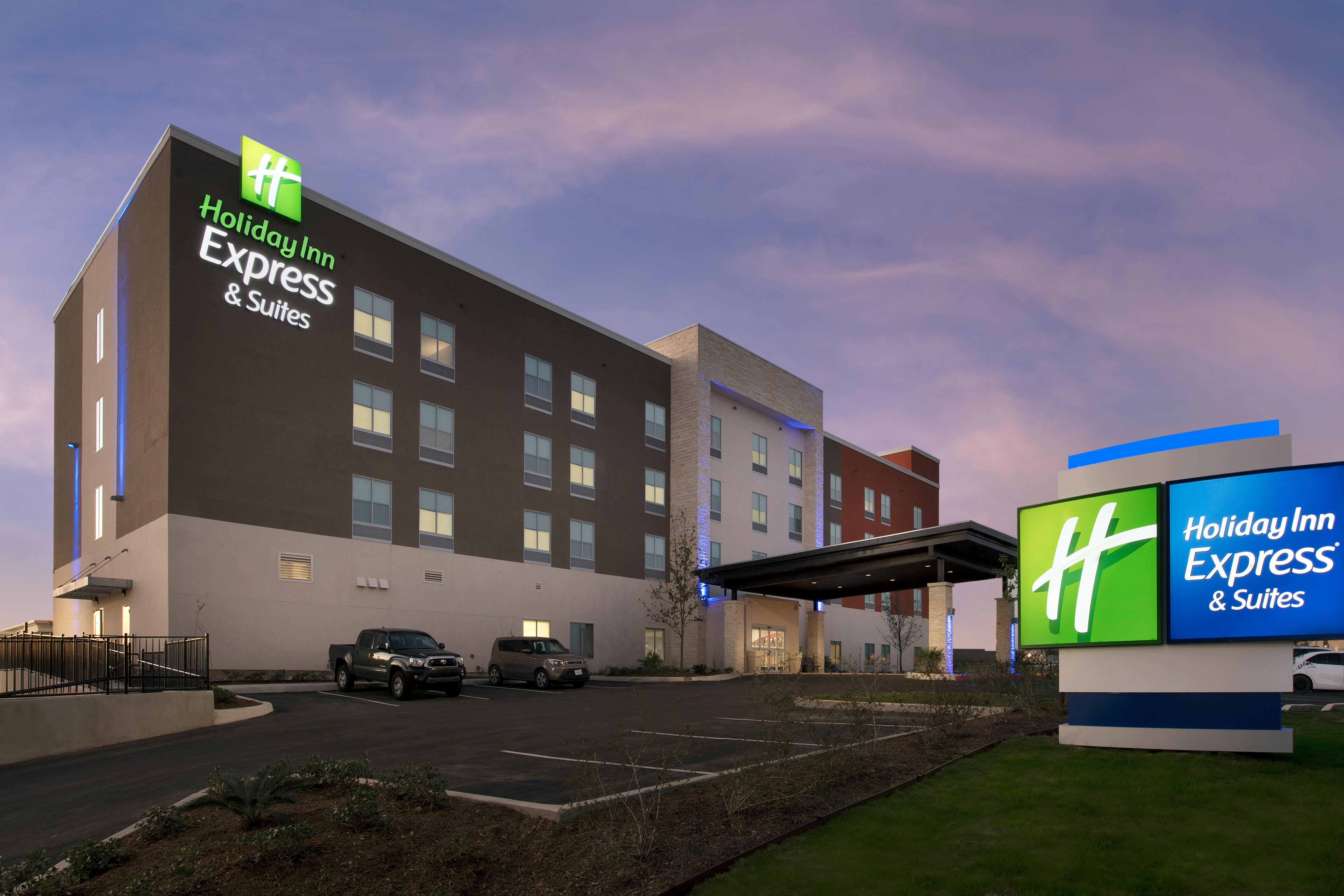 Holiday Inn Express & Suites San Antonio North-Windcrest By Ihg Exterior photo