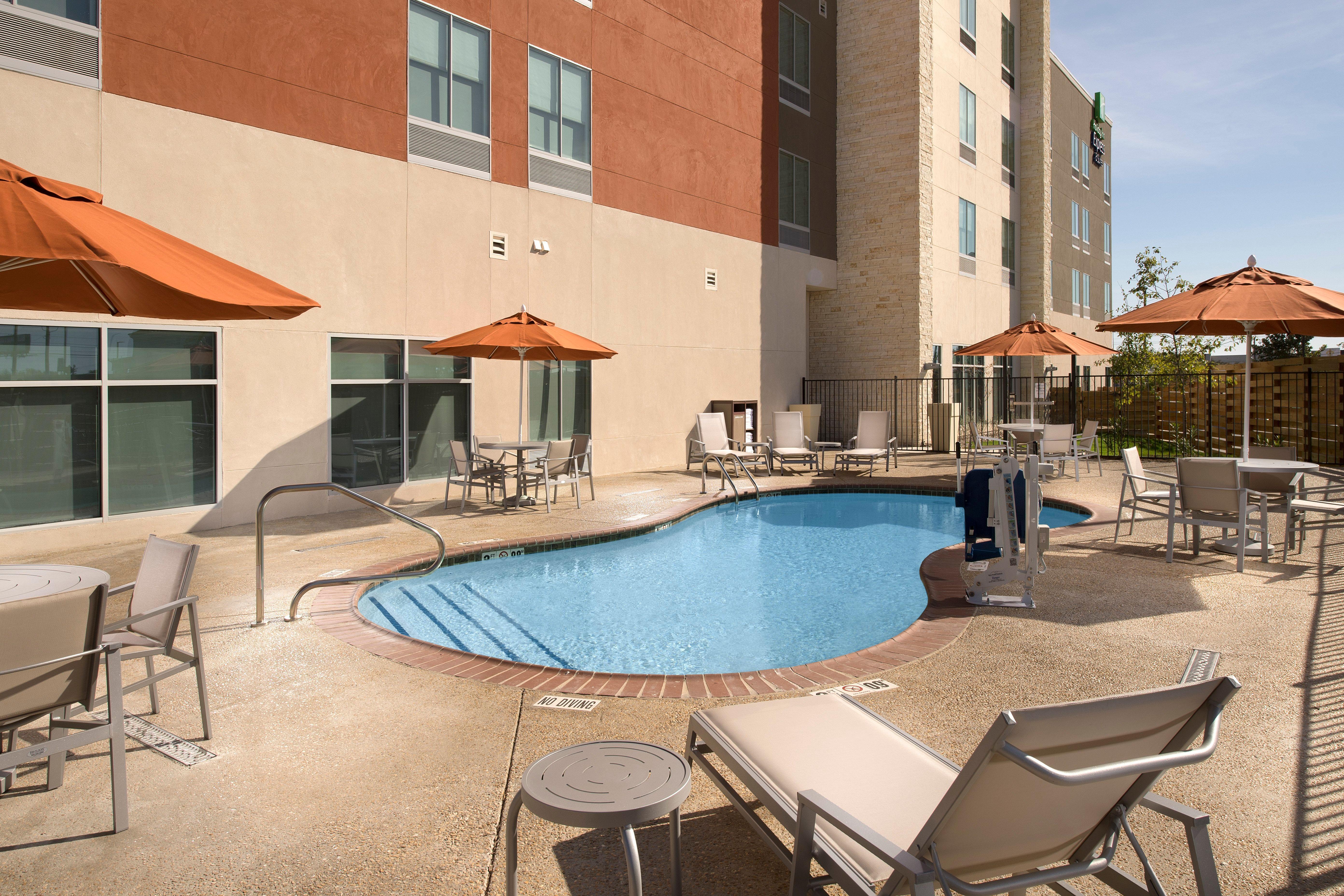 Holiday Inn Express & Suites San Antonio North-Windcrest By Ihg Exterior photo